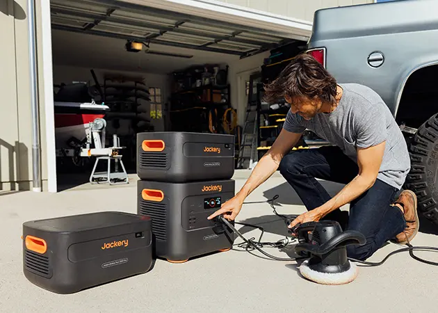 Jackery Solar Generator 2000 Plus-11